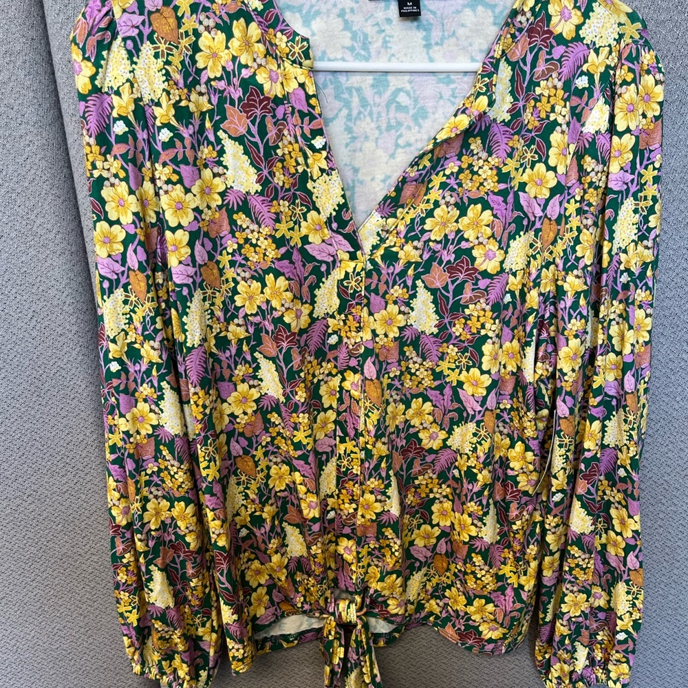 International concepts nwt floral blouse size medium
